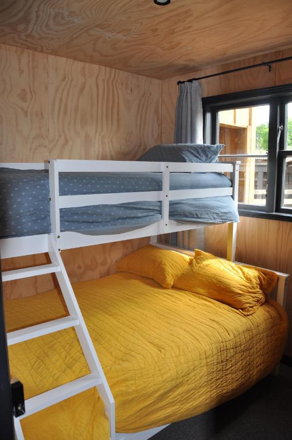 Renagour Cottage - Farmstay With Hot Tub! Уангануй Екстериор снимка