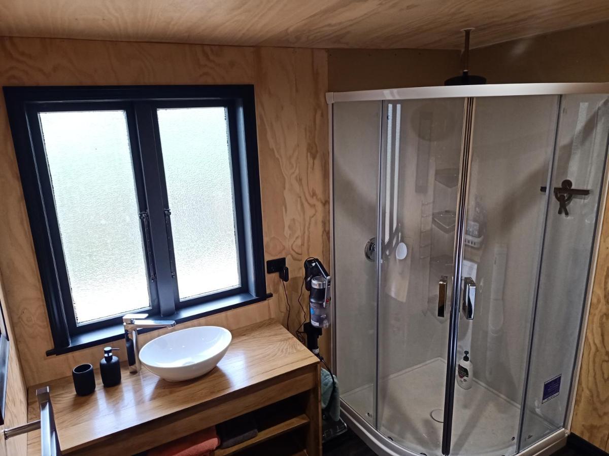 Renagour Cottage - Farmstay With Hot Tub! Уангануй Екстериор снимка